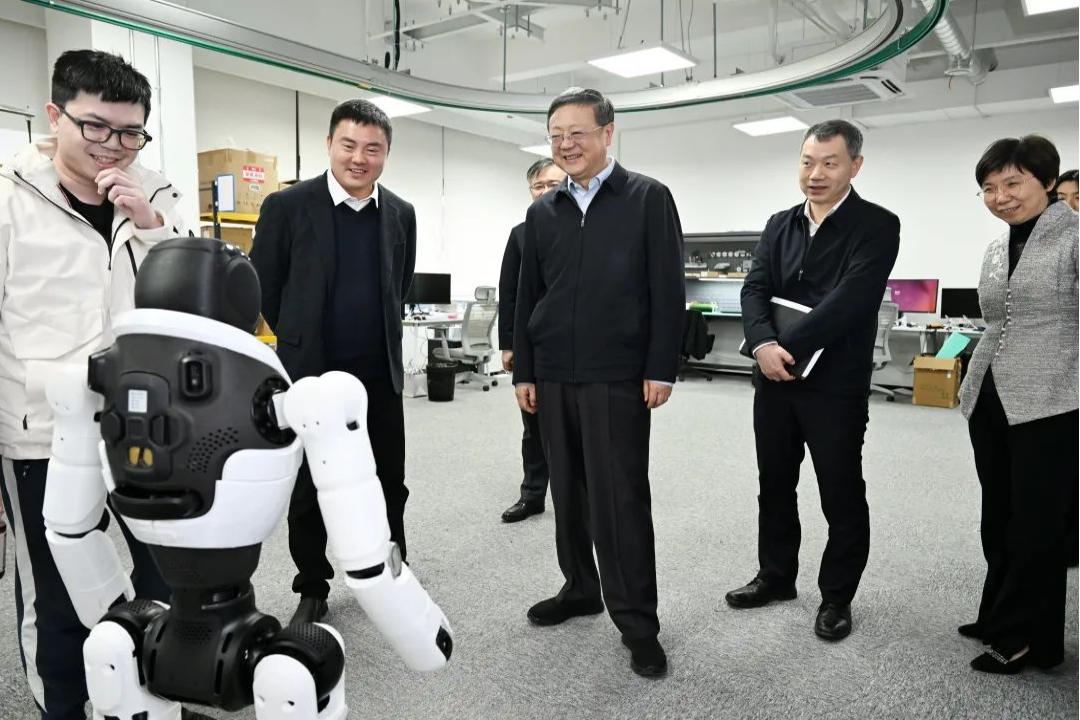 上海市委书记陈吉宁专题调研xpj官网机器人